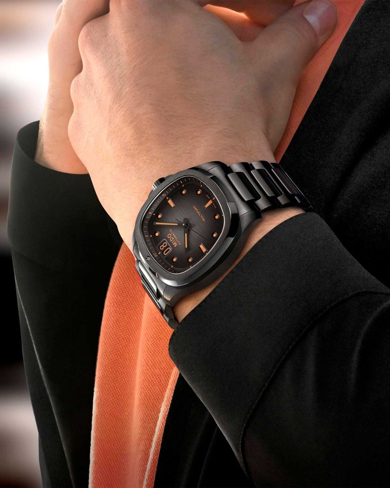 M049.526.33.081.00-wrist.jpg