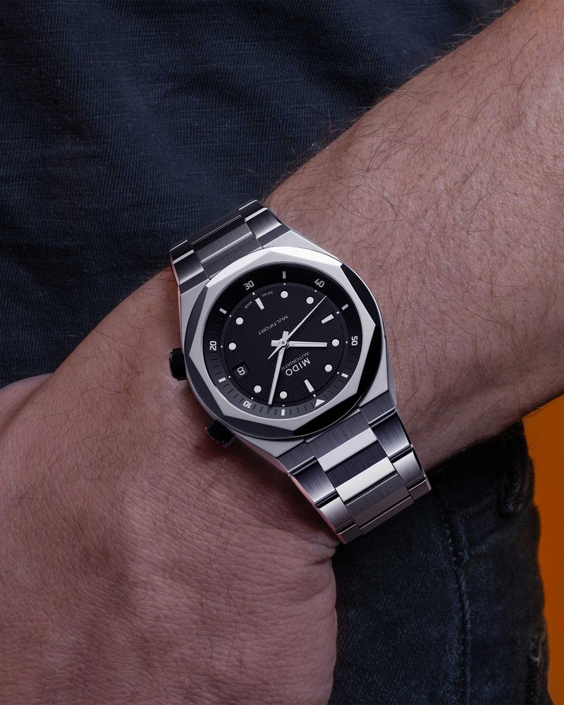 M047.507.11.051.00-wrist.jpg