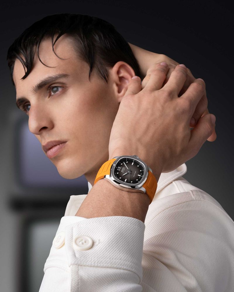 Reloj-Mido-M049.526.17.081.00-wrist.jpg